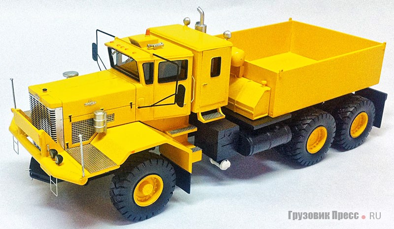 Балластный тягач Oshkosh J30120 6x4, М1:50