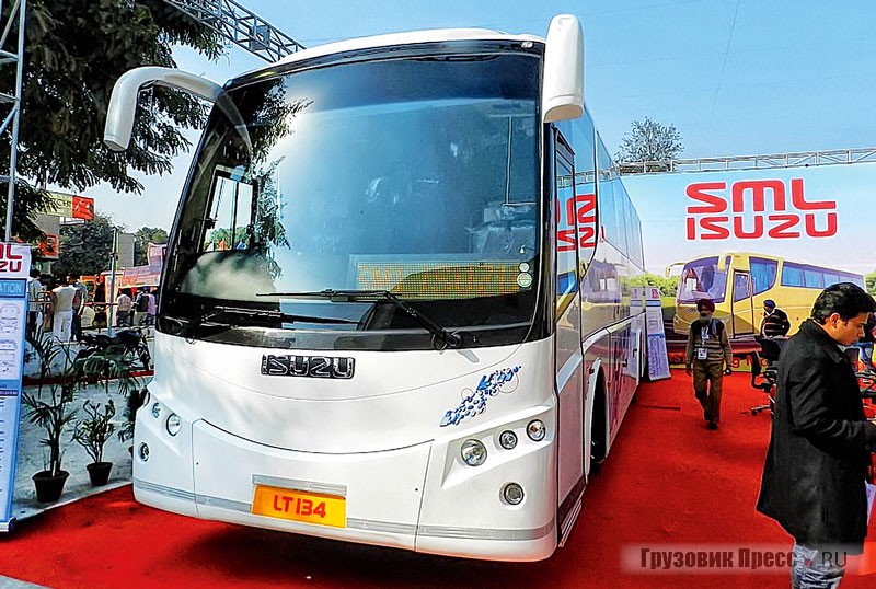 SML Isuzu LT 134 Coach