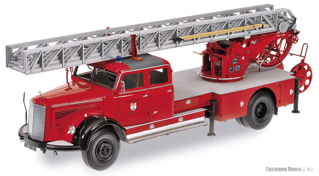 Пожарная автолестница Mercedes-Benz L 6600 DL30 (1950 г.) немецкой фирмы Minichamps изготовлена всего в 500 экземплярах