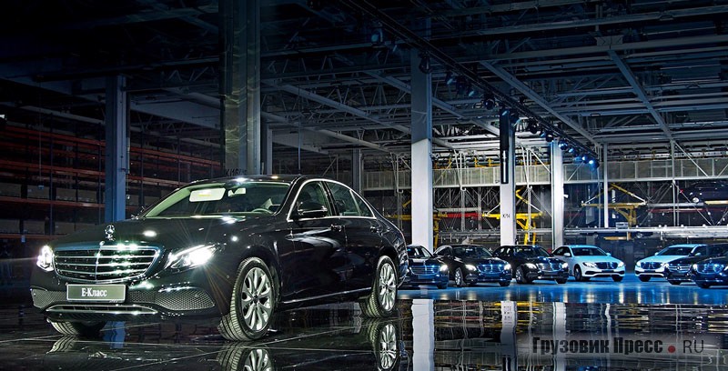 Пока завод будет выпускать седан среднего класса Mercedes-Benz E-класс (W213)