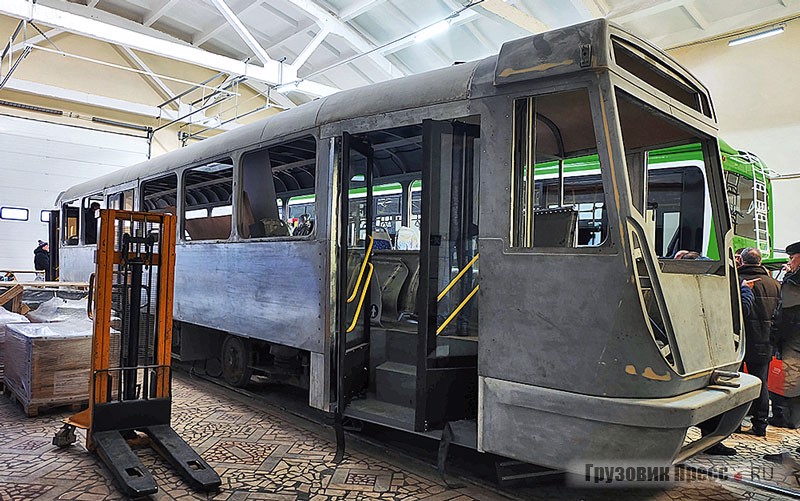 Трамвай Татра Т-3SU, проходящий модернизацию на УТТЗ
