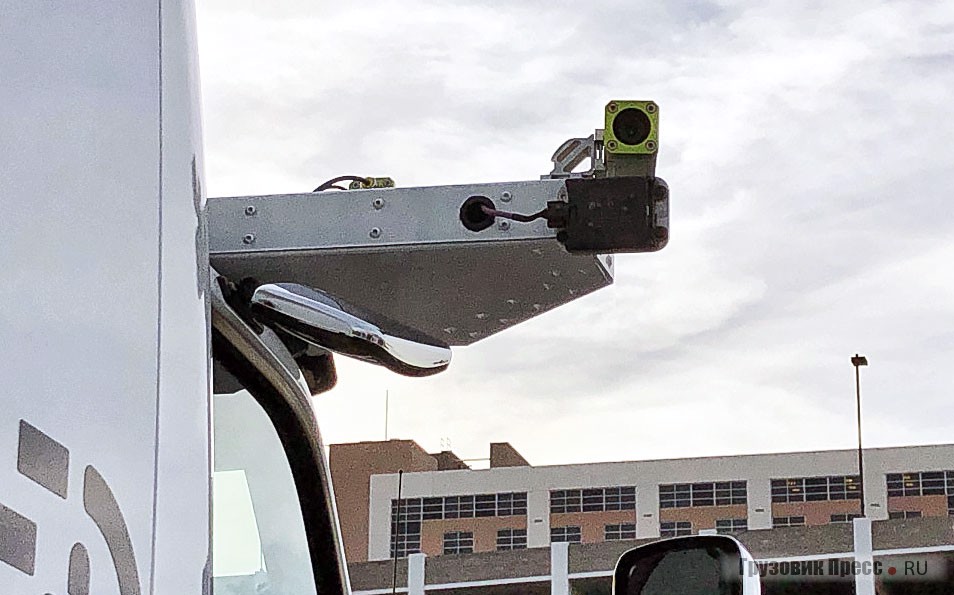Камеры, радары и лидары уровня Level 4, используемые PlusAI в тягаче International LT