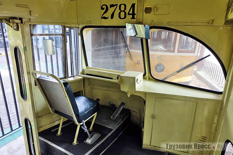 Вагон РСС St. Louis Car Company 1949 года. Вариант из Миннеаполиса отличается отделкой салона, работал в Мехико с 1954 г.