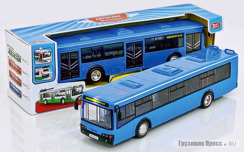 Автобус до конвертации выглядит узнаваемо, но совсем по-игрушечному