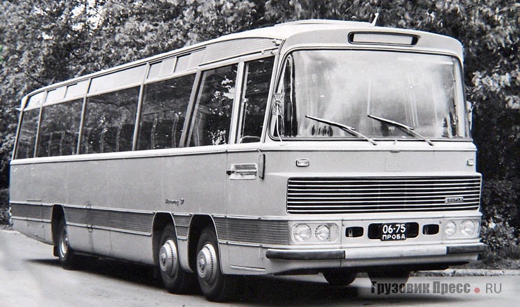 Duple Viceroy 37 на шасси Bedford VAL – один из прообразов НАМИ-0159