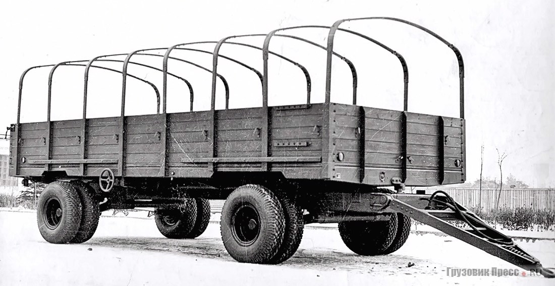 Специально для перевозки различных армейских грузов в 1955 году был выпущен МАЗ-5224 с пониженной высотой рамы и двускатной ошиновкой всех колёс. Чаще всего его использовали с брезентовым тентом, который для удобства погрузки и разгрузки нередко снимали. Появившаяся в 1959-м модификация МАЗ-5224В имела кузов-фургон и обладала грузоподъёмностью 10,5 т. Её применяли для установки РЛС и станций ближнего обнаружения, а также монтажа электростанций и другого спецоборудования. Буксиром выступали как колёсные, так и гусеничные тягачи, оборудованные выводом для пневматического привода тормозов прицепа