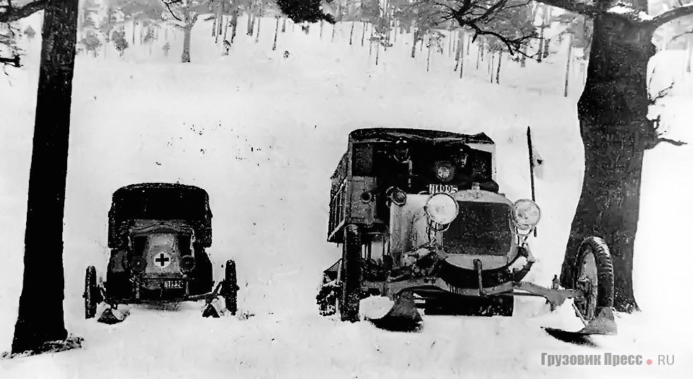 Санитарные «Кегрессы» из колонны ИРАО в действии на снежной целине, 1917 г.