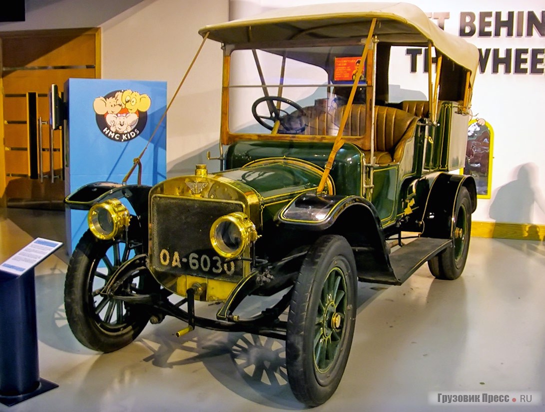 Экспонат музея Heritage Motor Centre в городе Гайдон – Austin 30 HP выпуска 1907 г. Уже тогда на машинах этой марки появились знакомые нам характерные черты – радиатор, выпуклая передняя панель кузова, конструкция передней балки