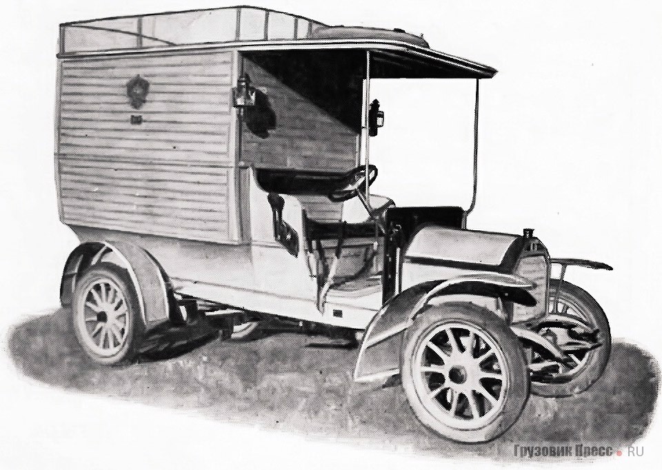 Основной автотранспорт Московского почтамта с 1911 г. – 60-пудовый фургон La Buire 10/15 HP