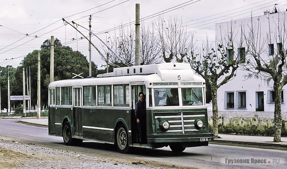 После закрытия движения в Тетуане троллейбусы Saurer и вся контактная сеть были сохранены в исправном состоянии и разобраны лишь спустя несколько лет