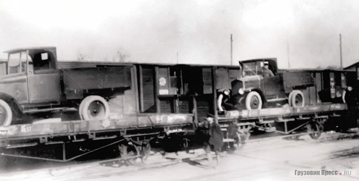 Железнодорожный состав с готовой продукцией завода АМО, 1928 г.