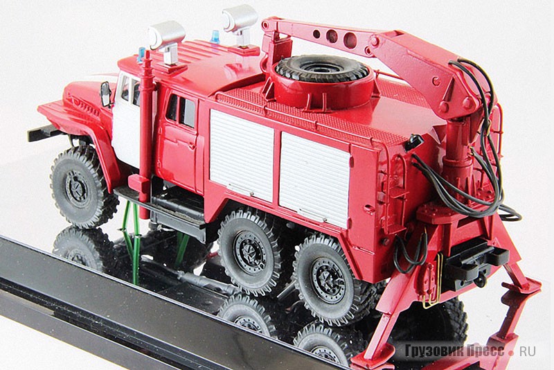 Пожарный автомобиль технической службы, связи и освещения АТСО-20 (375)-ПМ-114