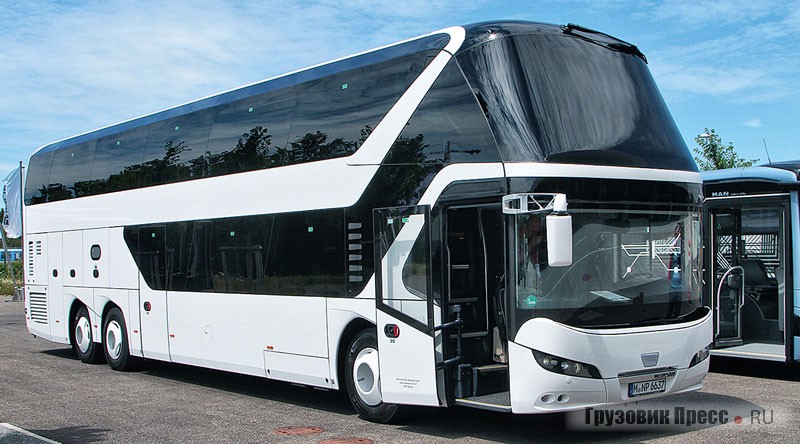 Двухэтажный туристский автобус NEOPLAN Skyliner