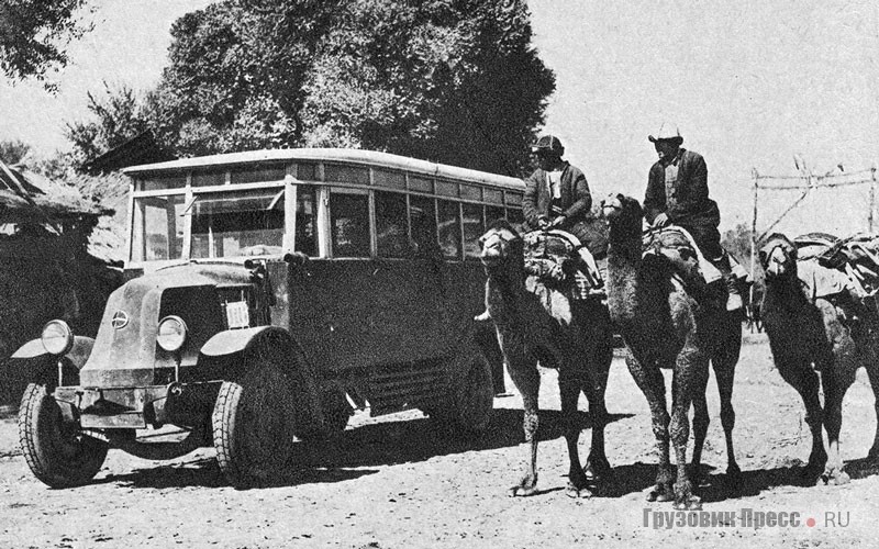 Автобус Renault с кузовом московского завода АМО в Ташкенте, 1929 г.