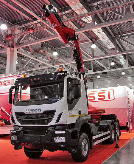 IVECO-AMT 633910 с КМУ Fassi F415