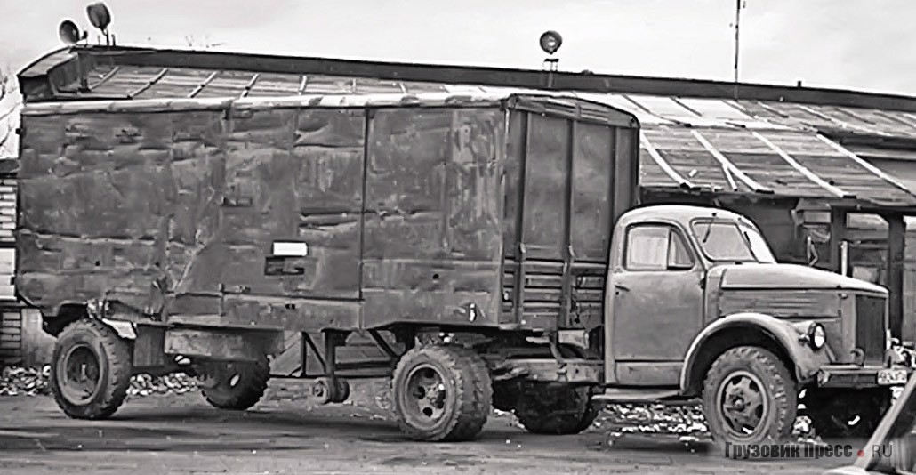 Поздний ГАЗ-51П в сцепке с одним из многих безымянных полуприцепов-фургонов местного изготовления, фото 1980-х