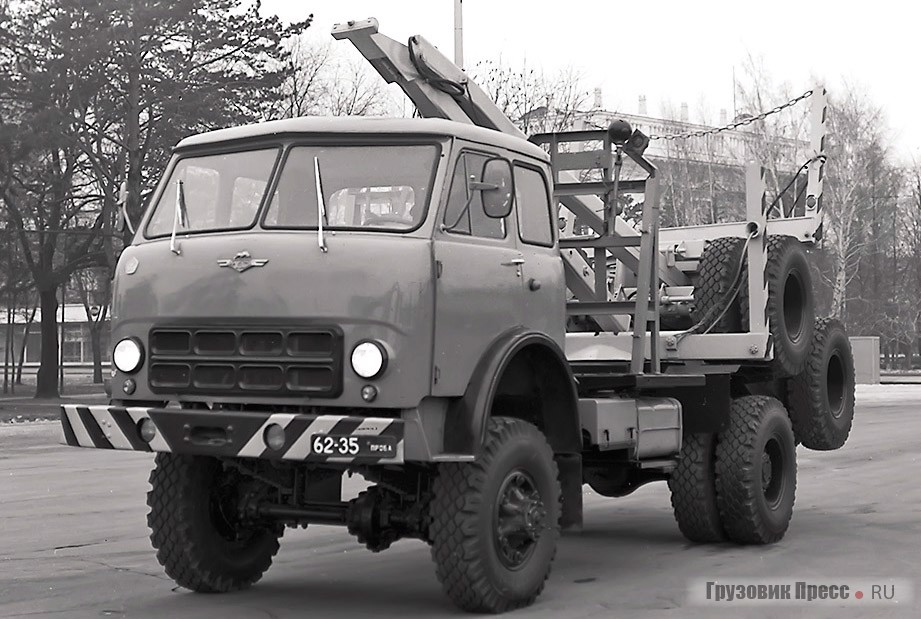 Серийный МАЗ-509 с прицепом-роспуском ТМЗ-803М