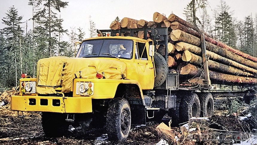 Японские лесовозы Komatsu-Nissan KNWF-12T, KNWF-15T и UZA 520 были популярны с 1970-х в Сибири и на Дальнем Востоке. В 1991 году закупили ещё сто Komatsu-Nissan KNWF-15T с дизелями Komatsu S6D125-1