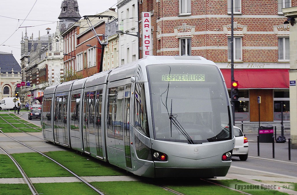 Трамвай Alstom Citadis 302 во французском городе Валансьен