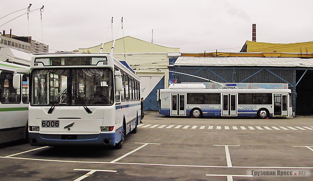 Троллейбусы семейства МТрЗ, созданные в 2003–2005 гг. на базе кузовов автобуса ЛиАЗ-5256 и ЛиАЗ-5292