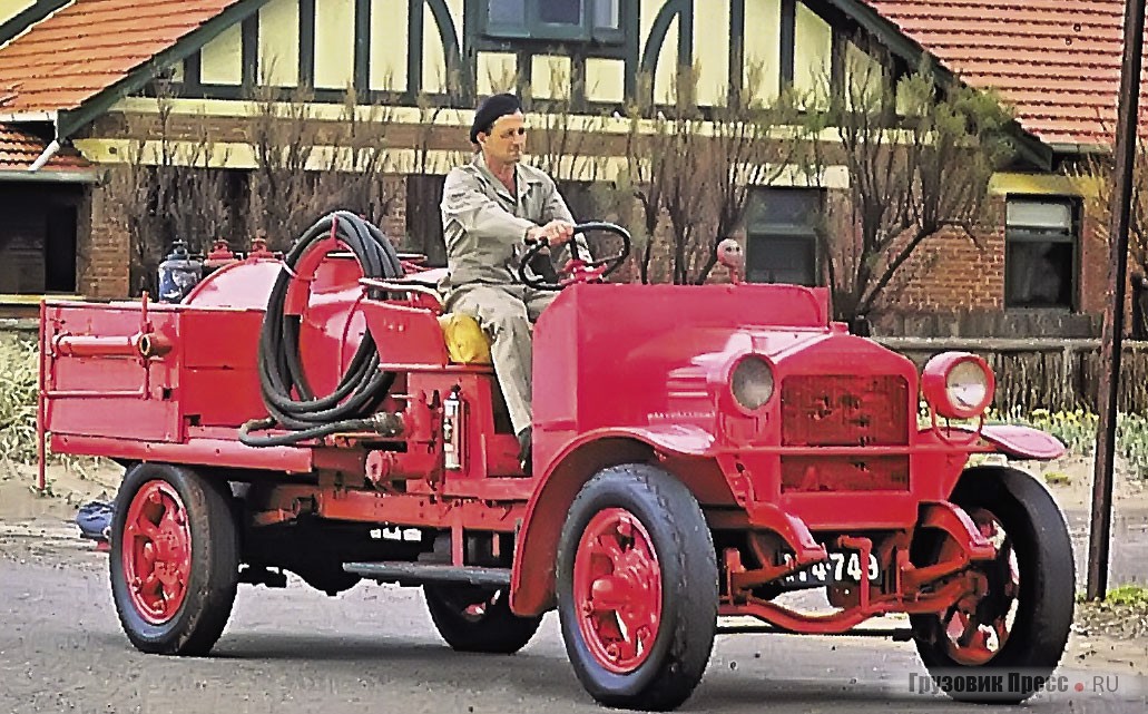 Примером беспрецедентного долголетия послужил этот лёгкий автонасос Garford 15. Изготовленную в 1924 г. машину в 1960 г. приобрела пожарная служба города Моана (Австралия), установив на неё цистерну на 300 галлонов воды и дополнительное оборудование. После этого автомобиль прослужил ещё два десятка лет.