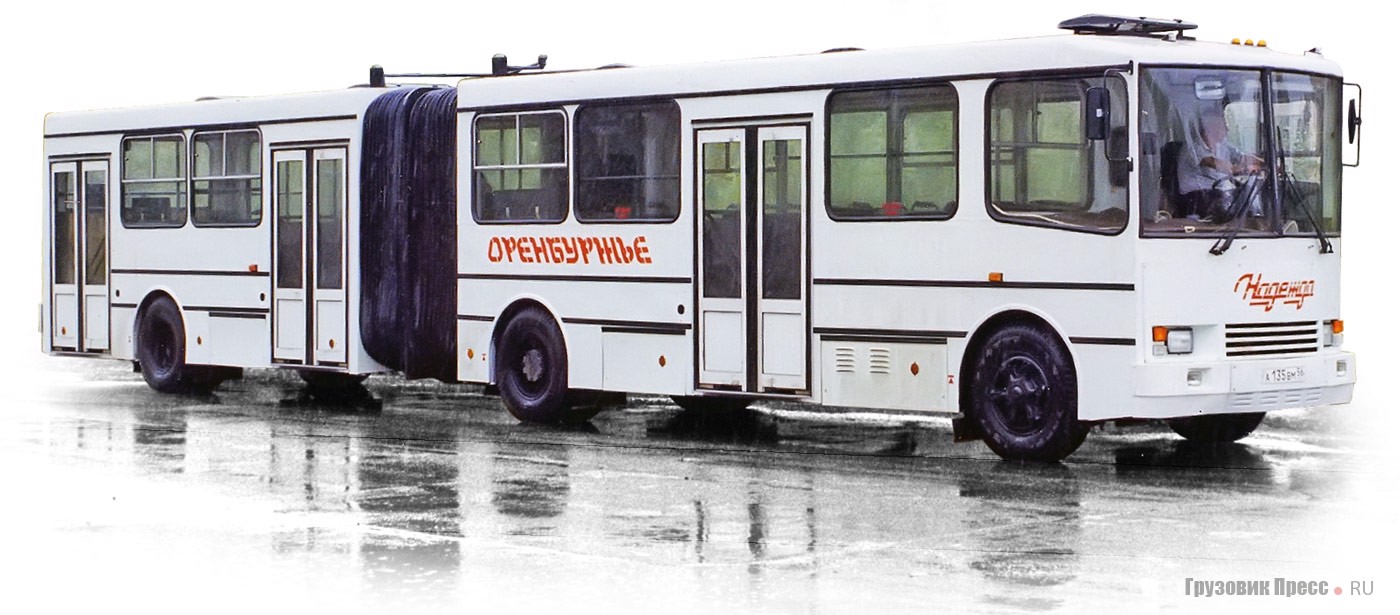 Сочленённый автобус САРМАТ-6221