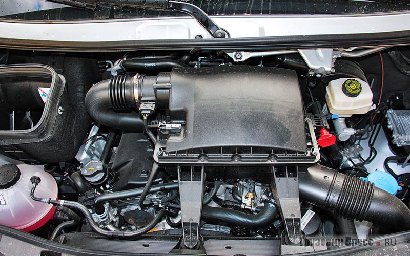 Под капотом надёжный 3-литровый турбодизель семейства OM642. Эта серия 6-цилиндровых V-образных дизельных двигателей выпускается с 2005 года