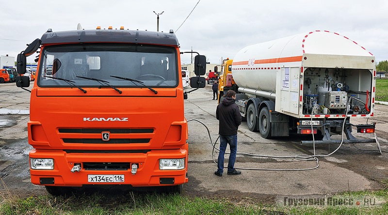 Мобильная газозаправочная станция  модели  AF-1814 -07 на шасси КАМАЗ-65201 КА140