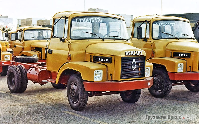 Berliet GLC6055N на площадке готовой продукции завода в промышленной зоне Айн-Себаа в предместье Касабланки. Эта модель с четырёхцилиндровым двигателем выпускалась только в Марокко. В апреле 2012 г. предприятие переименовали в Renault Trucks Maroc SA
