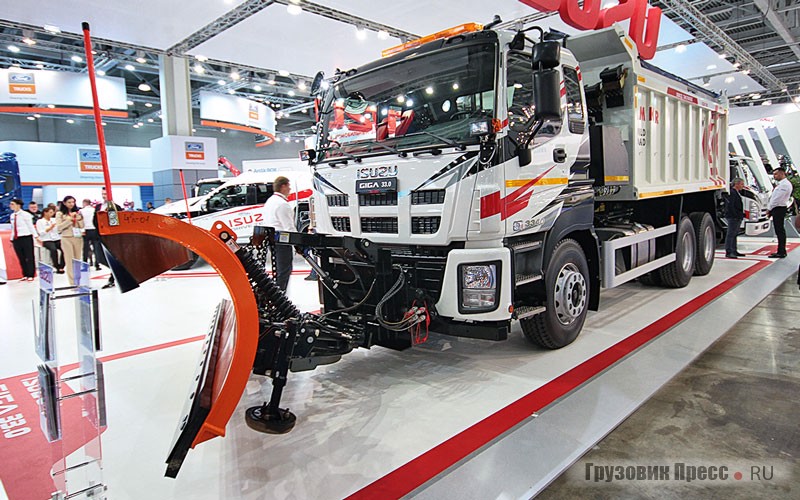 Самосвал Isuzu Giga 3340 CYZ52Q AMKAR-65899-01E с оборудованием КДМ завода «Смолмаш»