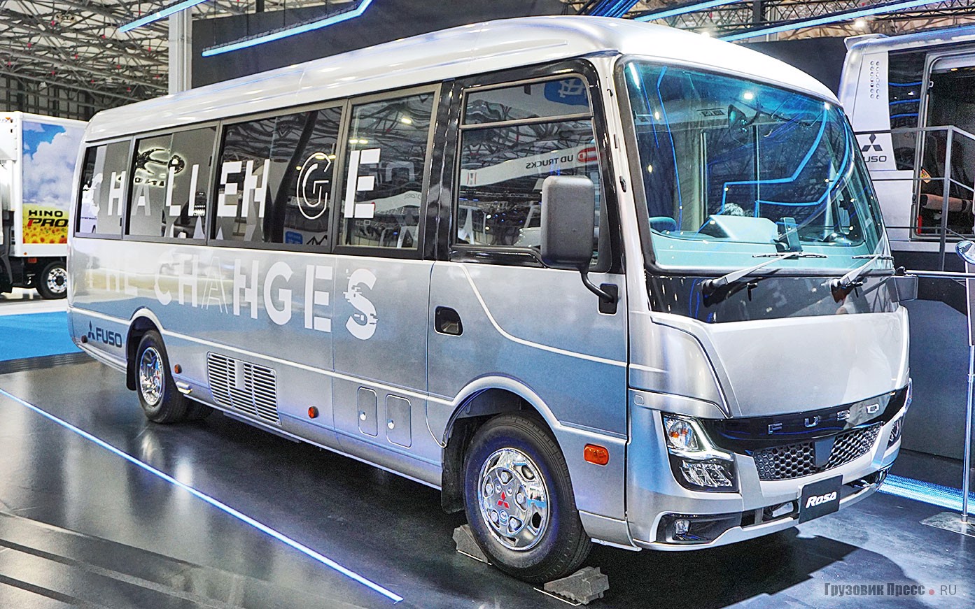[b]Mitsubishi Fuso Rosa BE740G[/b] 2019 г. оснащена новыми системами AEBS (Advanced Emergency), ESP, и LDWS (Lane Departure Warning System), а также EZGO и Hill Start Assist; 3-литровая «четвёрка» 4P10 (T6) развивает мощность 175 л.с.