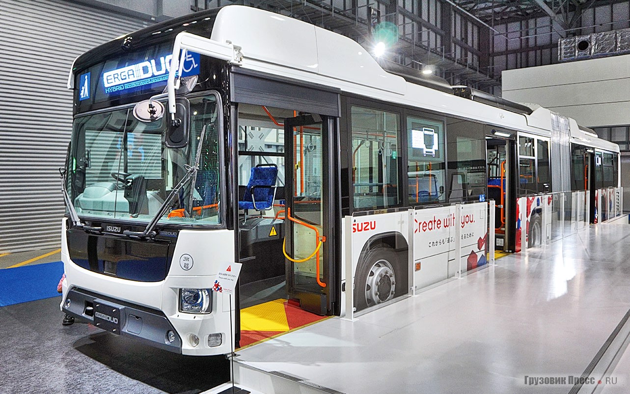 [b]Isuzu ERGA DUO[/b] – первый японский 18-метровый автобус