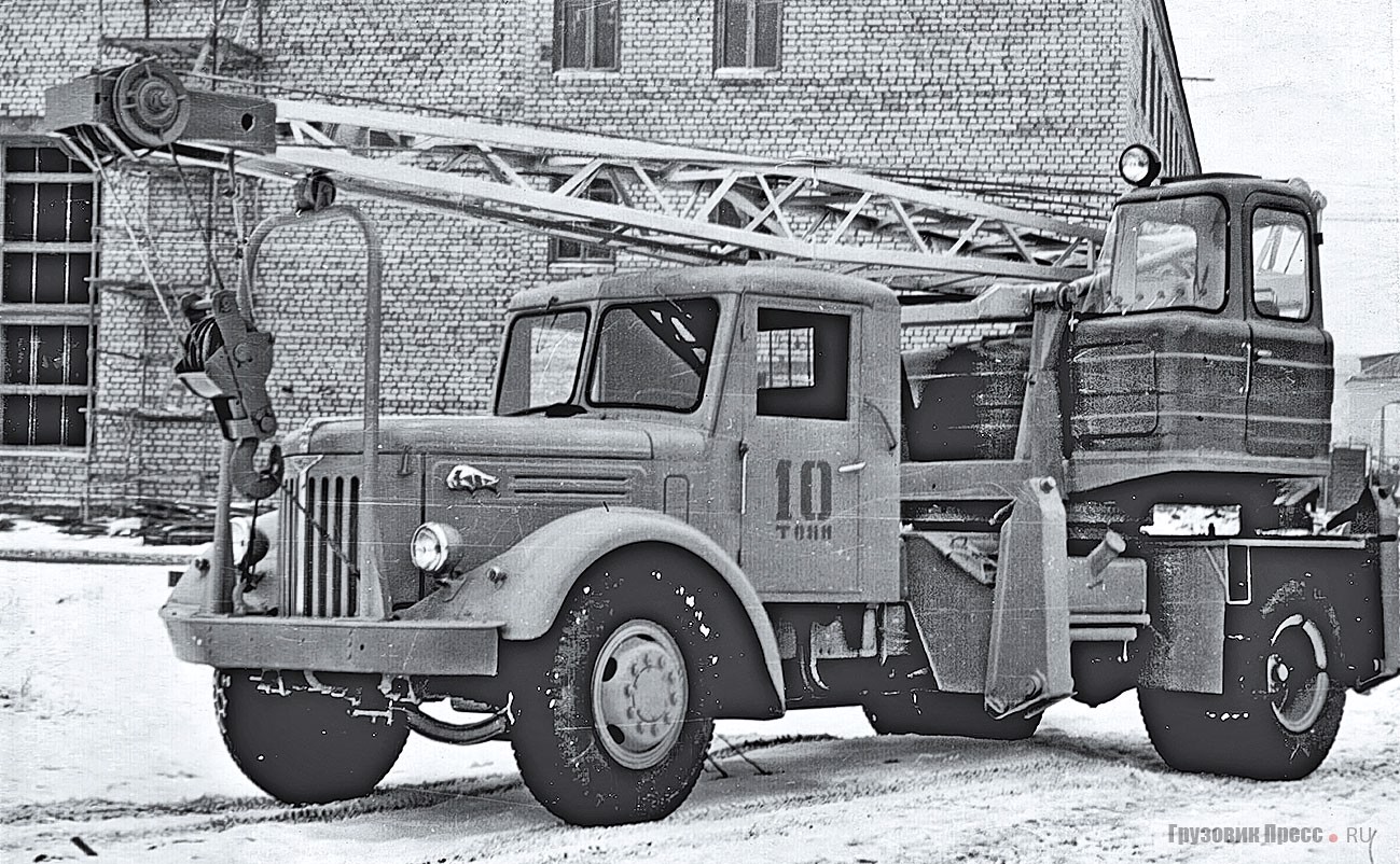 Ивановский опытный 10-тонный автокран на шасси МАЗ-200П. Иваново, 1964 г.