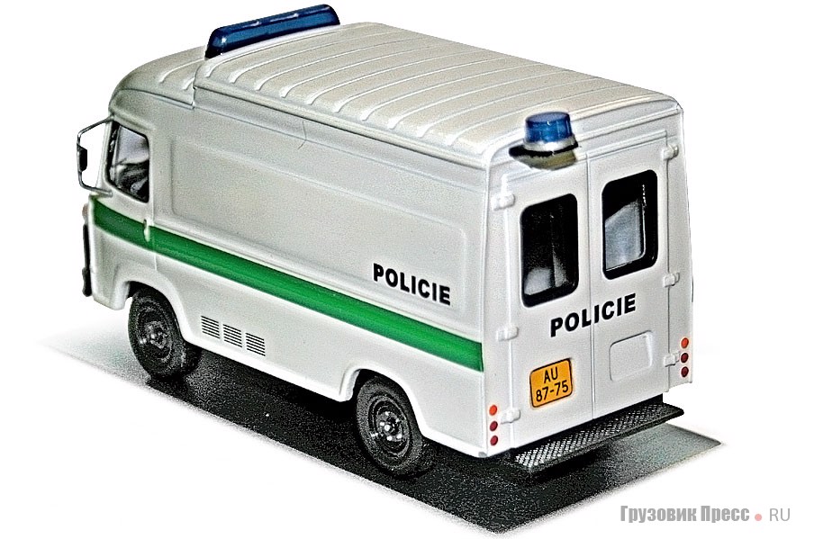 [b]Avia A21 Furgon Policie Ceske Republiky 1994.[/b] Его изготовила фирма FoxToys (#FOX008)