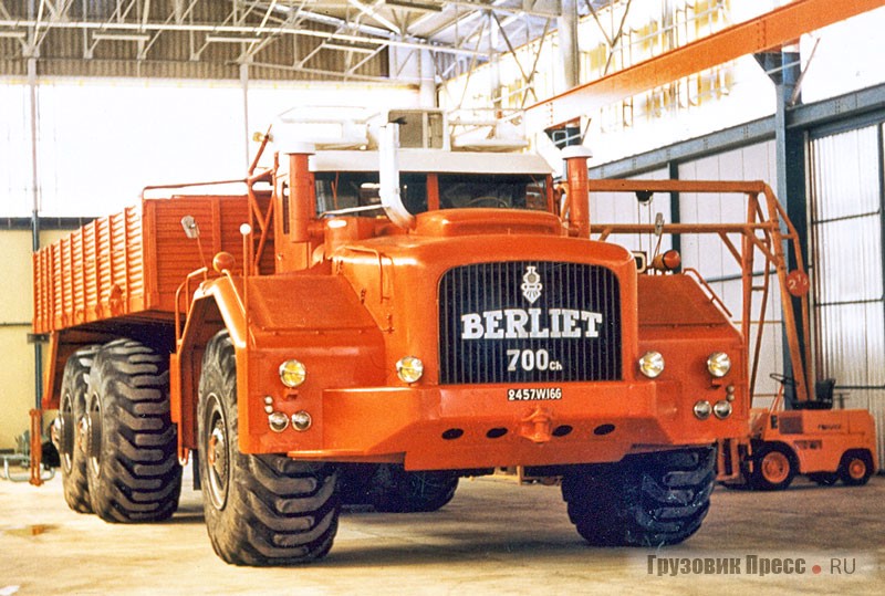 Перестроенный Berliet T 100 № 1 на фирменной сервисной станции в г. Уаргла, октябрь 1960 г.