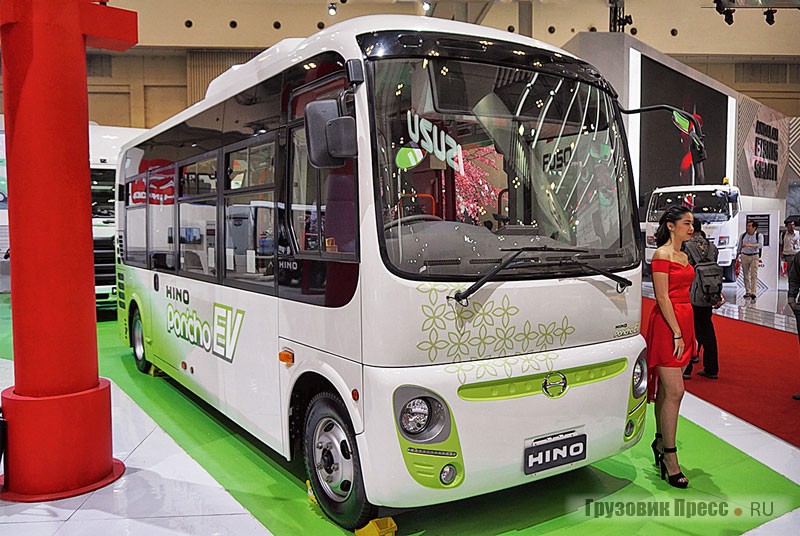 Hino Poncho EV на выставке в Джакарте (Индонезия), 2018 г.