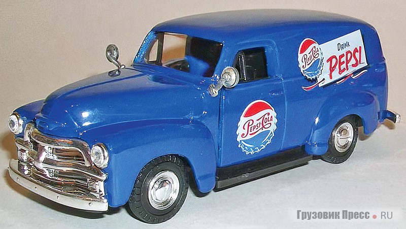 Масштабная модель грузового фургона Chevrolet Suburban, 1954 г.в., масштаб 1:43, Road Champs