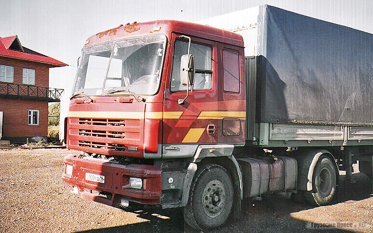 Долгое время в поездках по трассе М7 я (С.В. Екимов) встречал тягач КамАЗ-54255М с нашей кабиной. Последняя встреча произошла в 2003 году