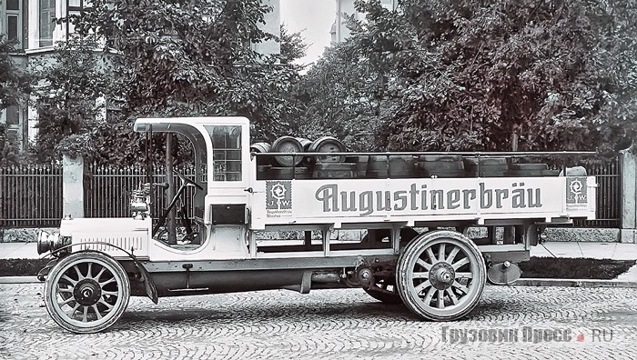 Этот собранный в Линдау грузовик Saurer 3Zc с двигателем мощностью 30 л.с. был продан знаменитому мюнхенскому пивоваренному заводу Augustiner Bräu. 1914 г.