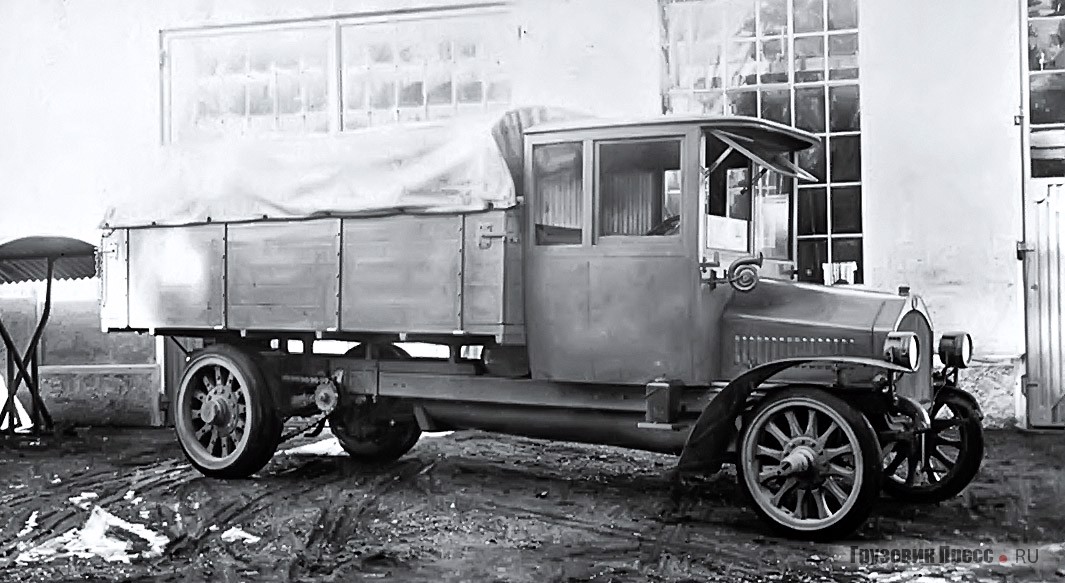 Один из первых автомобилей MAN-Saurer 3Zc с двигателем мощностью 36 л.с. поступил в Королевскую баварскую армию. 1915 г.