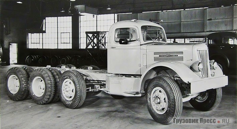 Почерк Сахновского угадывался на грузовиках White до 1954 года. На снимке – шасси WC-2284 под бетономешалку Jaeger вместимостью 4,6 м[sup]3[/sup]. Полная масса – 22 т, 1949 г.