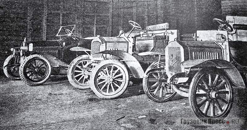 Автобаза треста «Госмолоко», слева направо: легковая машина Berliet, грузовики Lorraine-Dietrich и Saurer – все они принадлежали ранее А.В. Чичкину. Москва, 1923 г.