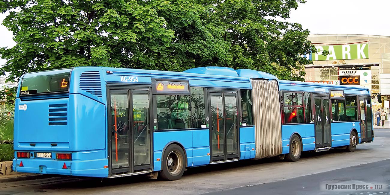 Единственный [b]Irisbus Agora[/b], построенный заводом Ikarus в 2002 г.