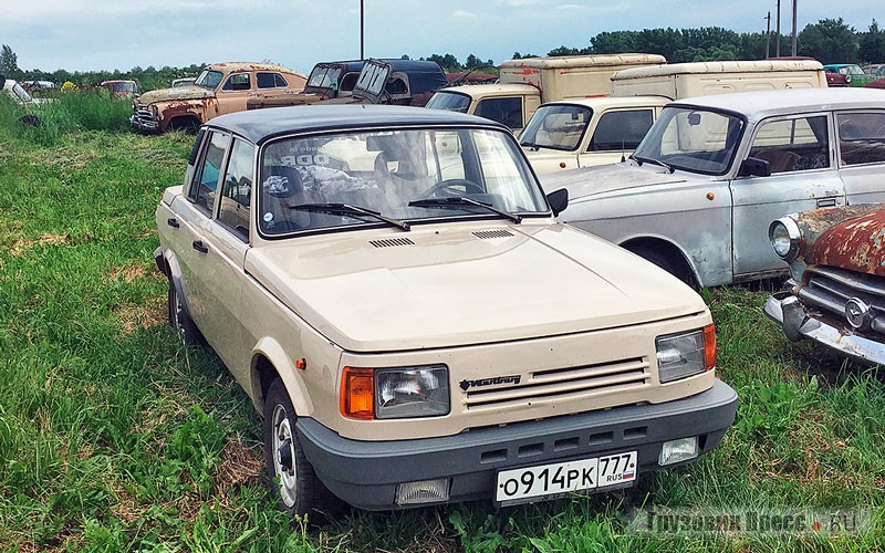 Автомобиль Wartburg 1,3 поздних серий, выпущенный автозаводом в Айзенахе. «Вартбург» – ближайший родственник Barkas B1000 по агрегатной базе