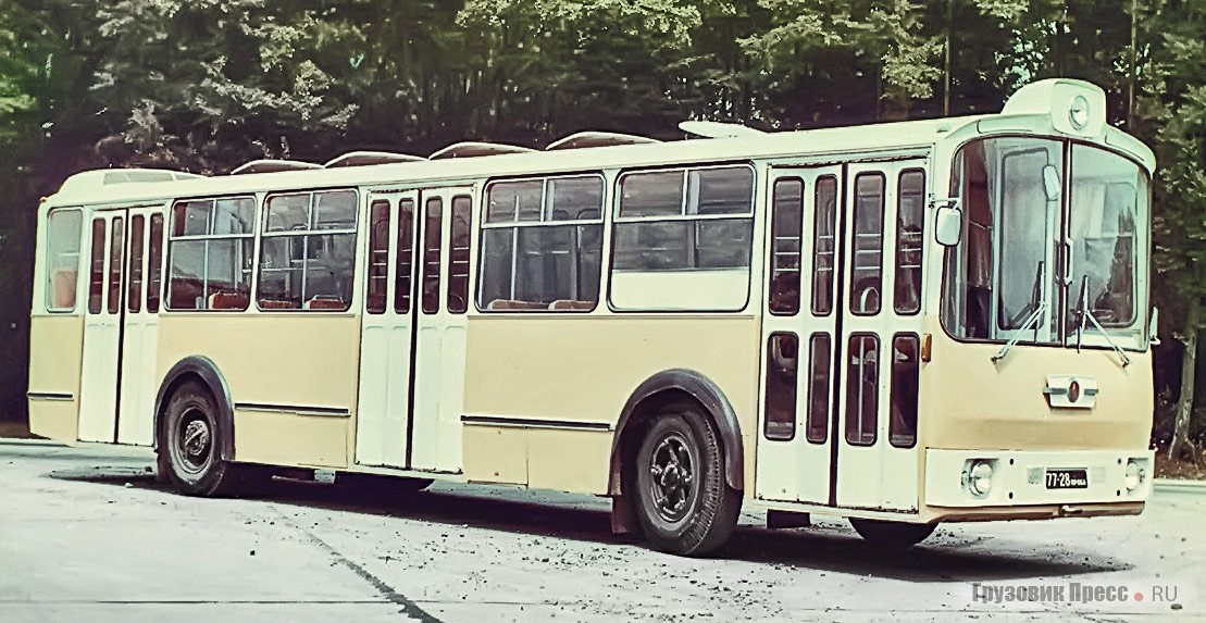 Городской автобус [b]ЛАЗ-696[/b] проекта «Львов-2», 1966 г.