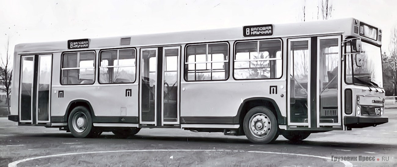 Первый автобус [b]ЛиАЗ-5256[/b], построенный во Львове, 1979 г.