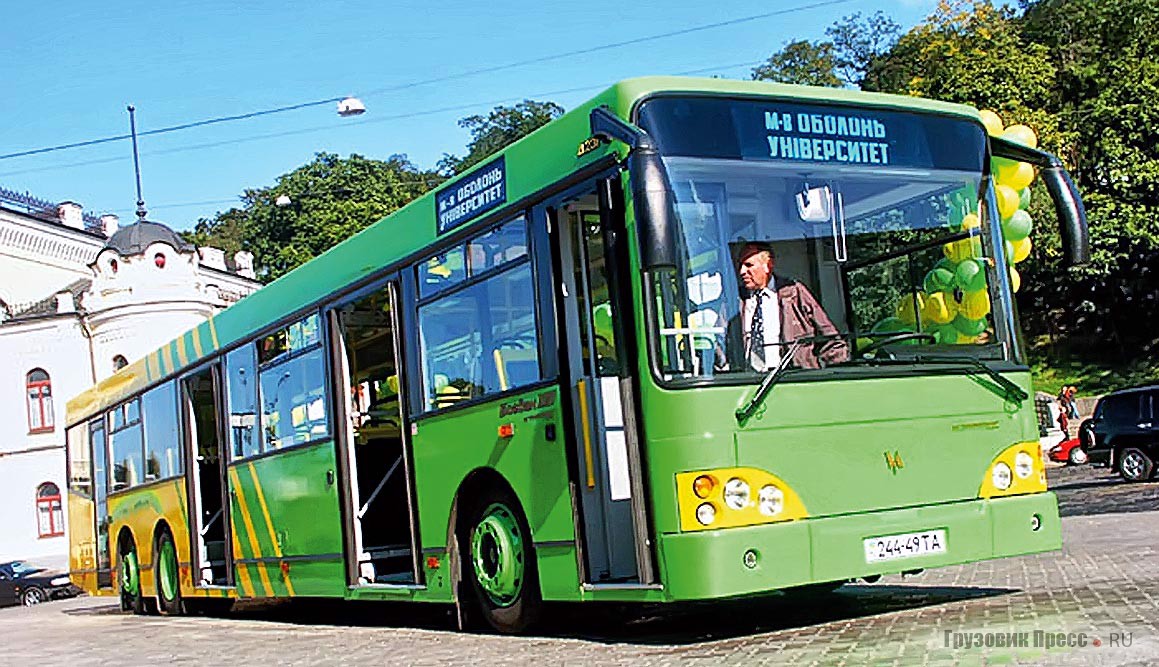 Трёхосный городской автобус [b]А231[/b]