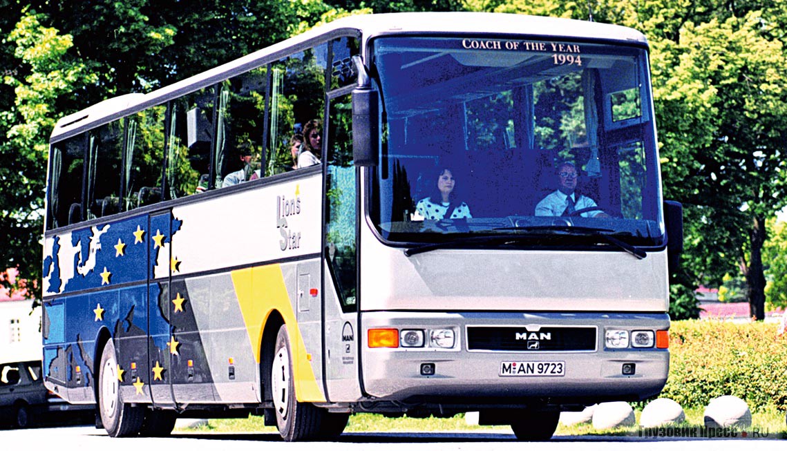 Экскурсионный автобус [b]MAN RH 403 Lion’s Star[/b] получил на конкурсе титул «Автобус года», 1995 г. Этого звания продукция MAN удостаивалась четыре раза
