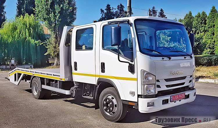 Автоэвакуатор компании ЗСО на шасси Isuzu NPR 75