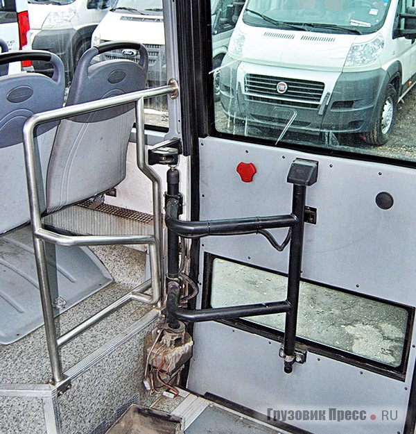На автобусах от «СТ Нижегородец» усилены механизмы открывания дверей и снижена общая масса дверей